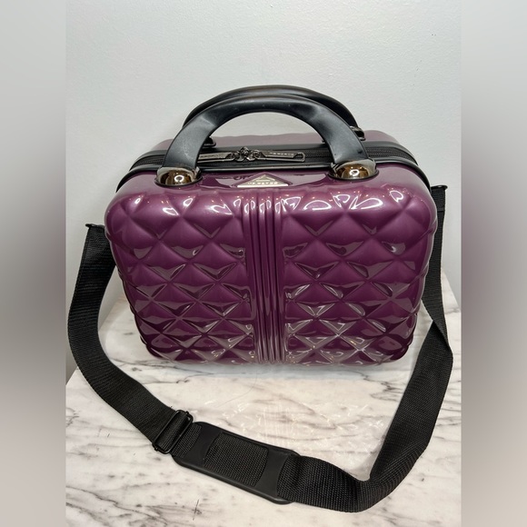 Triforce Bags Womens Makeup Case Triforce Beauty Case Poshmark